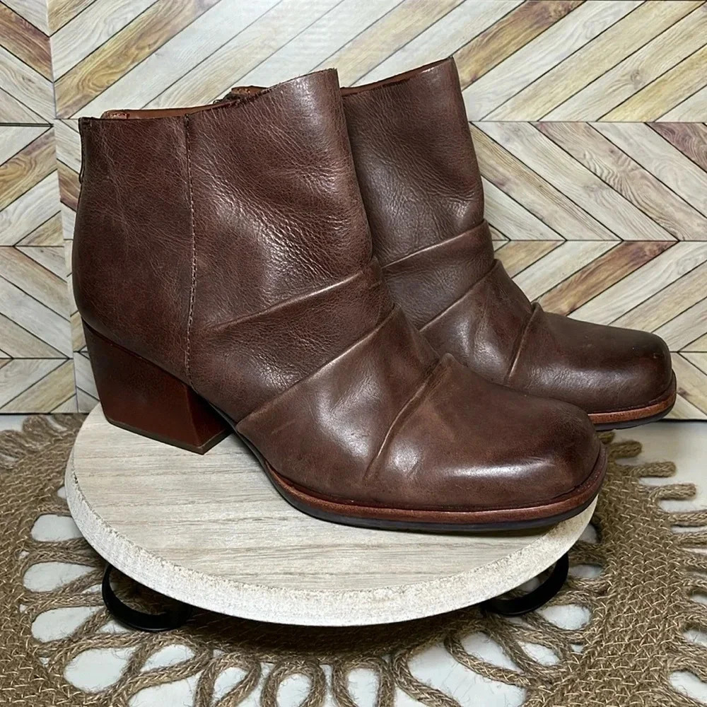 Kork Ease Brown Leather Kissel Ankle Boots Wrinkle Slouch Block Heel 6M Comfy